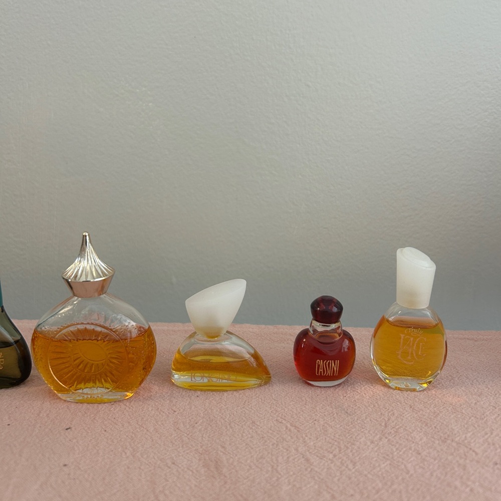Lot 7 Vintage Mini Perfume Bottles Guerlain Shalimar Anne Klein Cassini